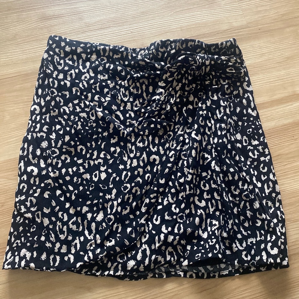 Tie front print skirt